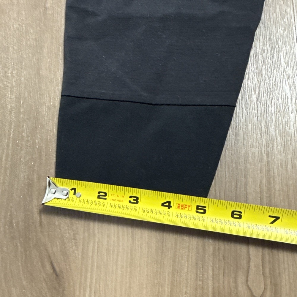 Athleta Black Capris with Zipper Pockets - Picture 4 of 8